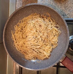 spaghete_cu_ansoa_si_pesmet